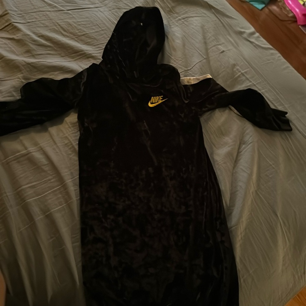 Long velvet Nike dress girl